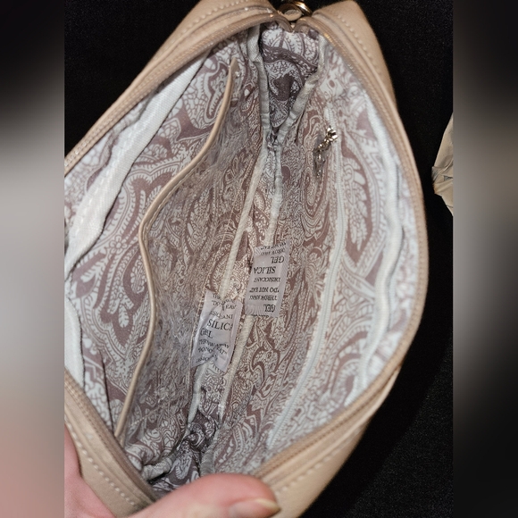 Bella Russo Quilted Faux Leather Crossbody Bag  Light Beige NWOT - Picture 4 of 7